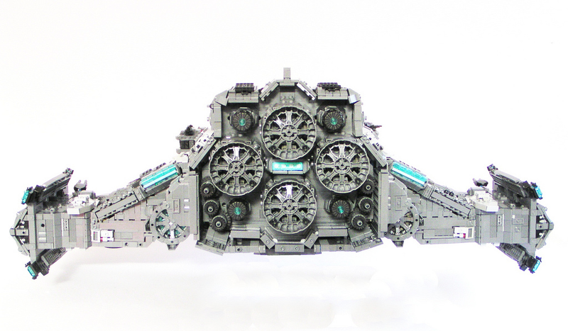 Illustration for article titled The battlecruiser Hyperion from Starcraft II, à la LEGO